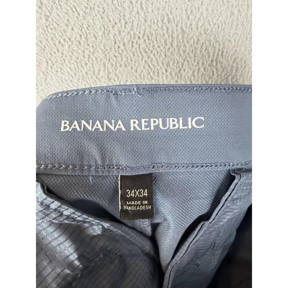 Banana Republic brand banana